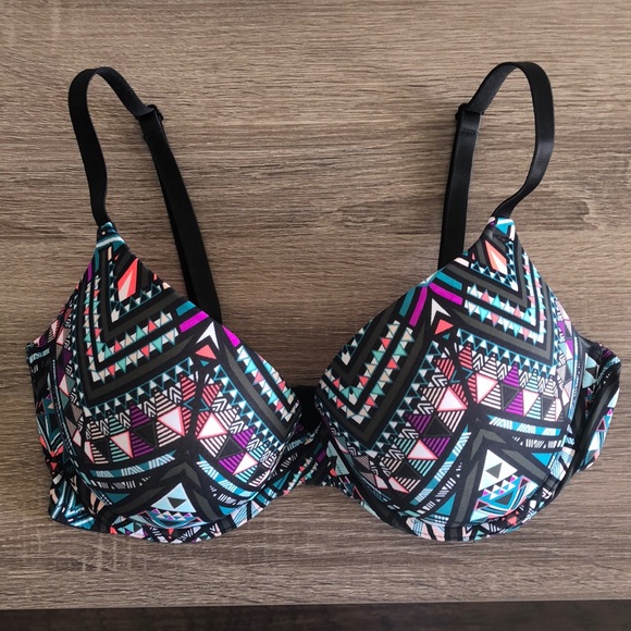 PINK Victoria’s Secret. WEAR EVERYWHERE PUSH-UP - Picture 1 of 8